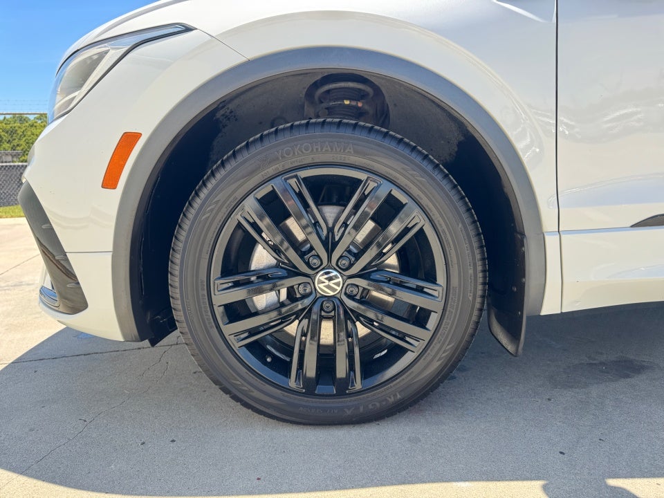 2022 Volkswagen Tiguan 2.0T SE R-Line Black