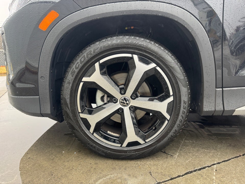 2025 Volkswagen Tiguan 2.0T SE