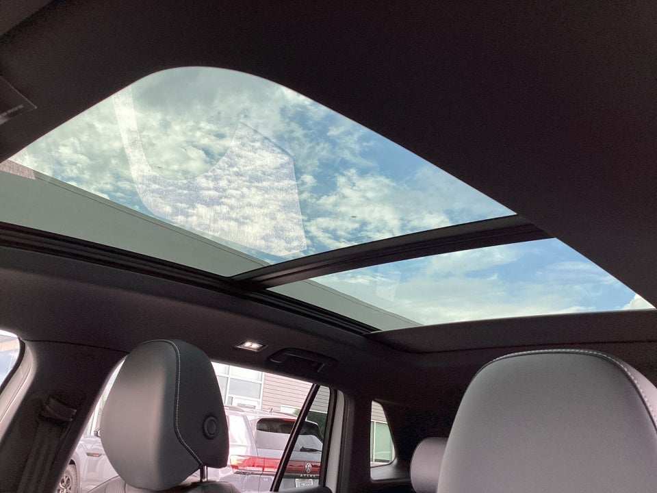 2025 Volkswagen Tiguan 2.0T SE R-Line Black