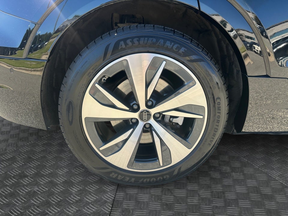 2024 Audi Q8 e-tron Premium Plus