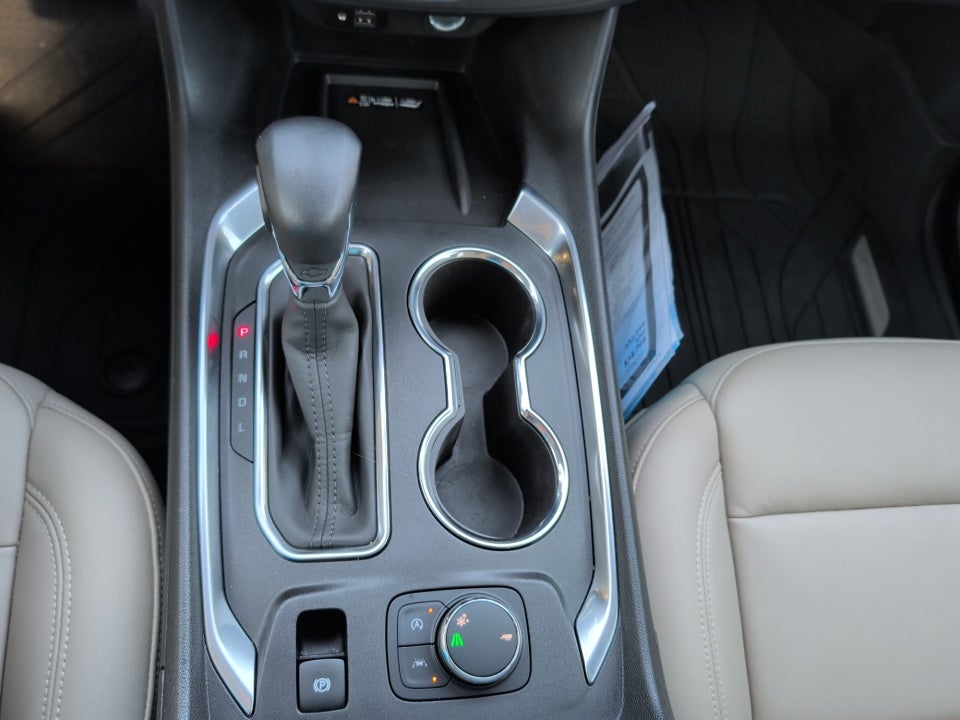 2023 Chevrolet Traverse FWD LT Leather