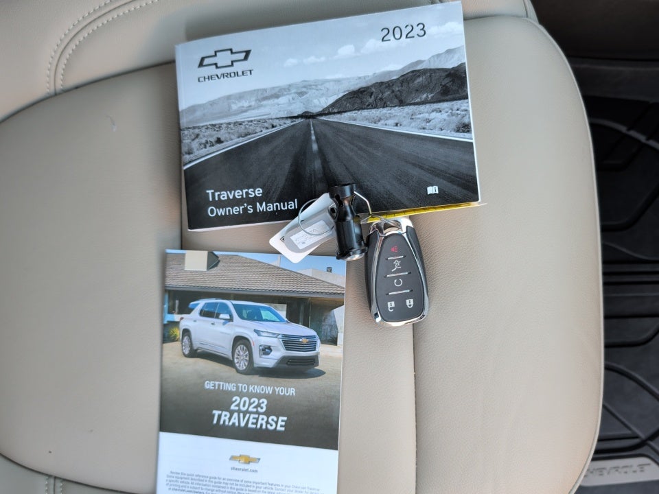 2023 Chevrolet Traverse FWD LT Leather