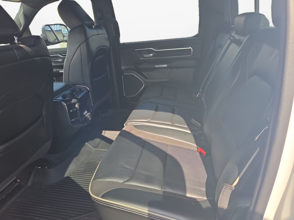 2022 RAM 1500 Laramie Crew Cab 4x4 5'7" Box