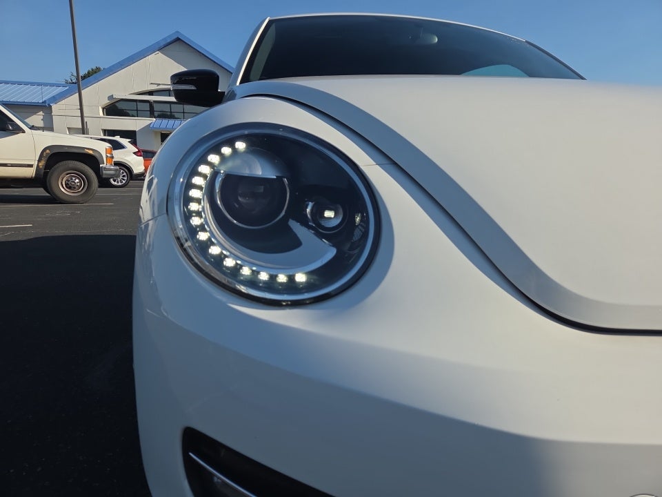2012 Volkswagen Beetle 2.0T Turbo w/Sound/Nav PZEV