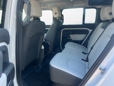 2025 Land Rover Defender 110 P400 S