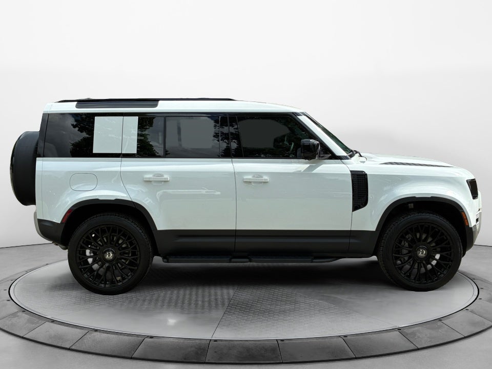 2025 Land Rover Defender 110 P400 S