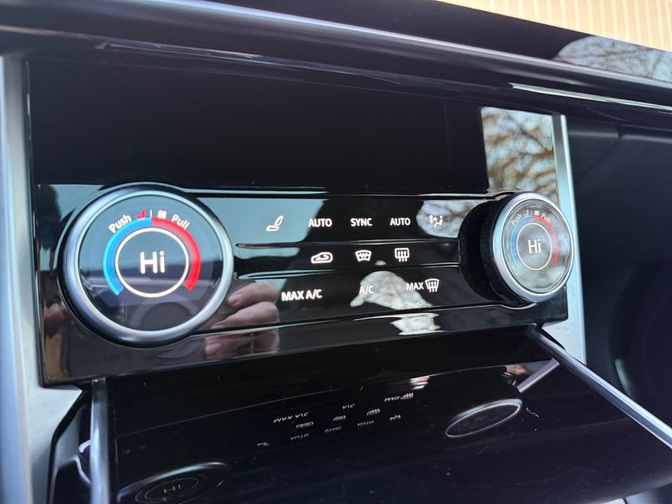 2023 Land Rover Range Rover P530 SE