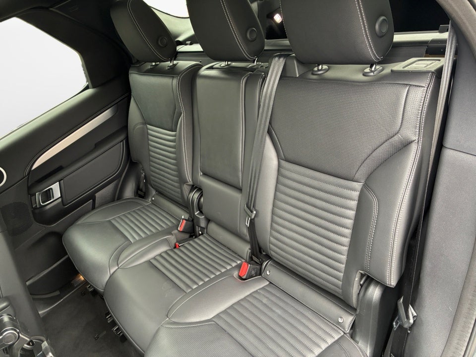 2025 Land Rover Discovery P360 Dynamic SE