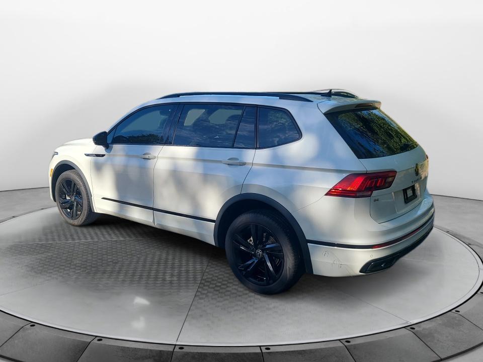 2024 Volkswagen Tiguan SE R-Line Black