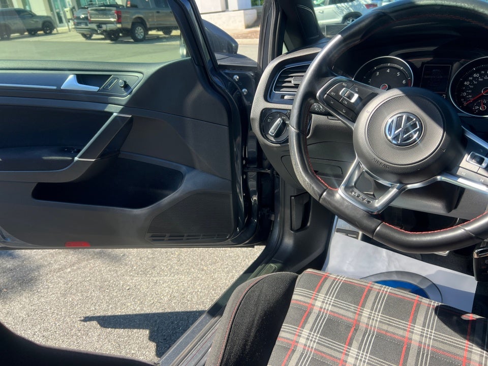 2018 Volkswagen Golf GTI S