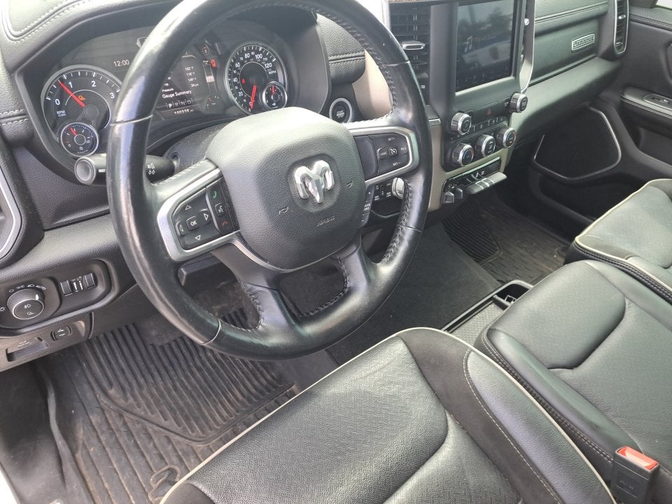 2020 RAM 1500 Laramie Crew Cab 4x4 5'7" Box