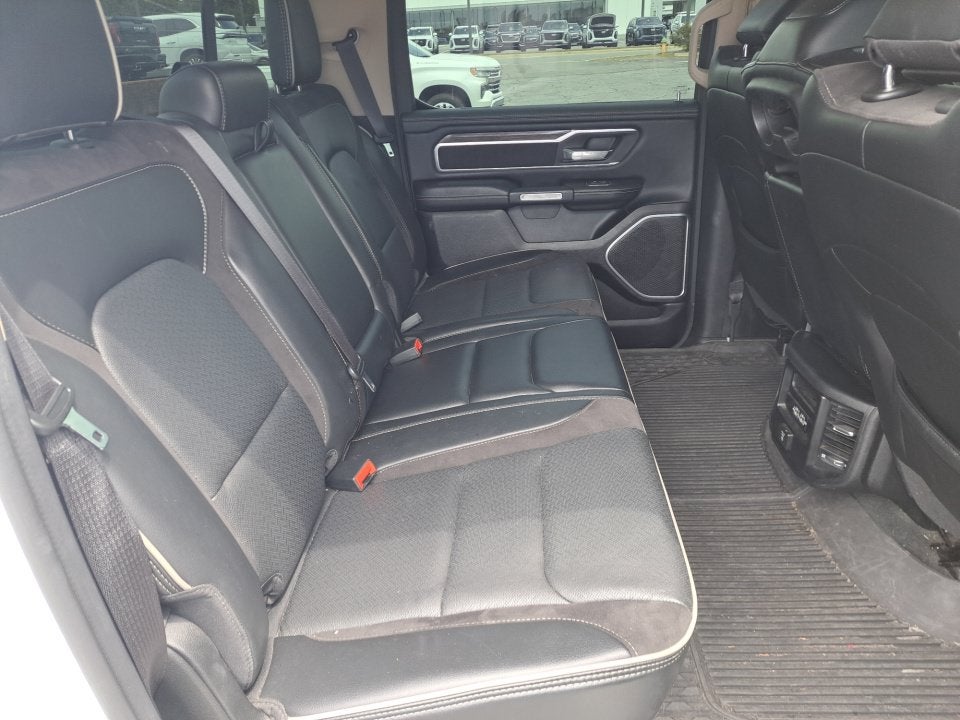2020 RAM 1500 Laramie Crew Cab 4x4 5'7" Box