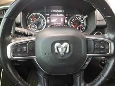 2020 RAM 1500 Laramie Crew Cab 4x4 5'7" Box