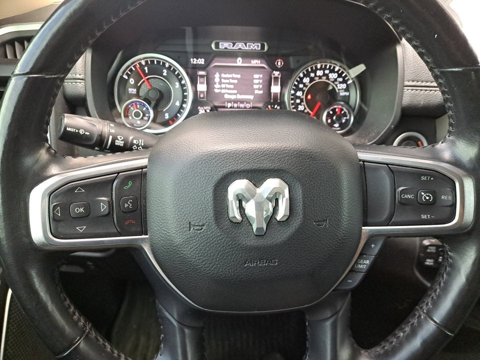 2020 RAM 1500 Laramie Crew Cab 4x4 5'7" Box