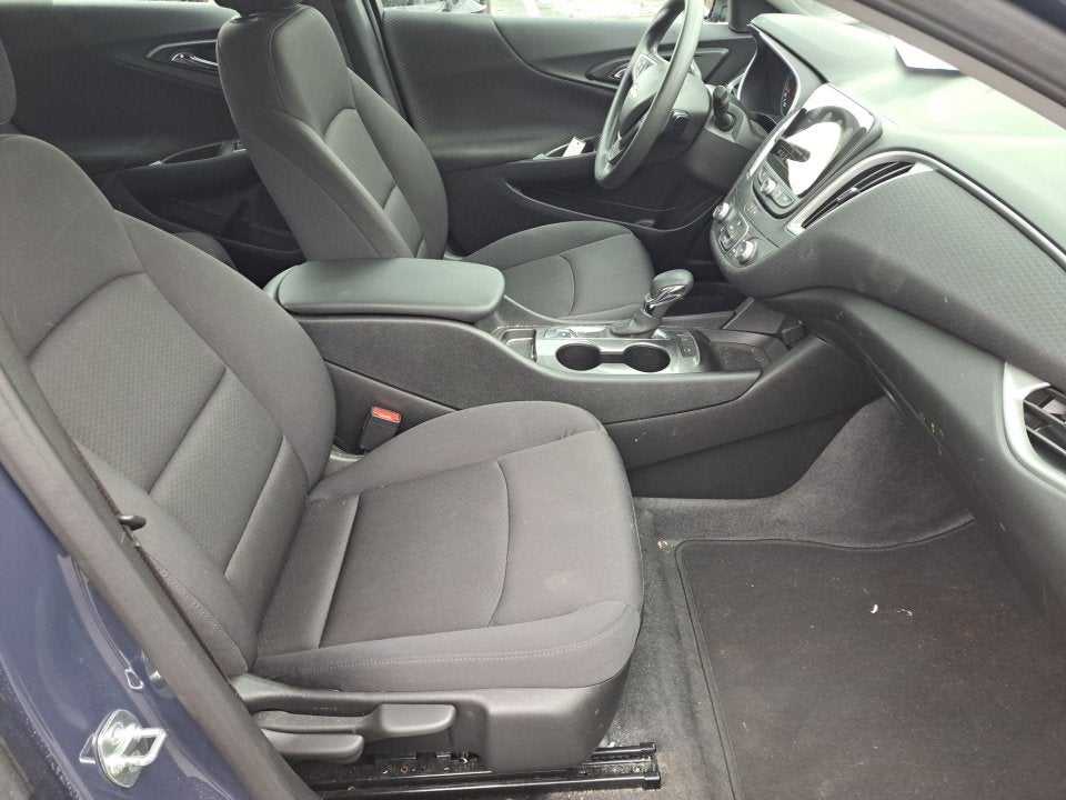 2025 Chevrolet Malibu LS