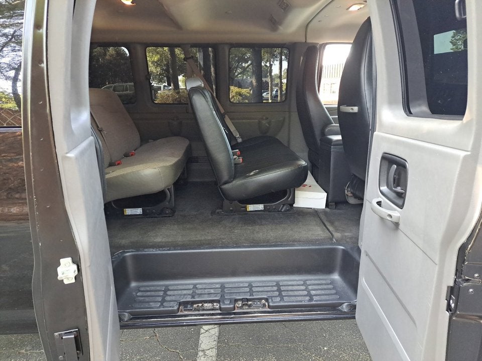 2017 Chevrolet Express Passenger 3500 LT