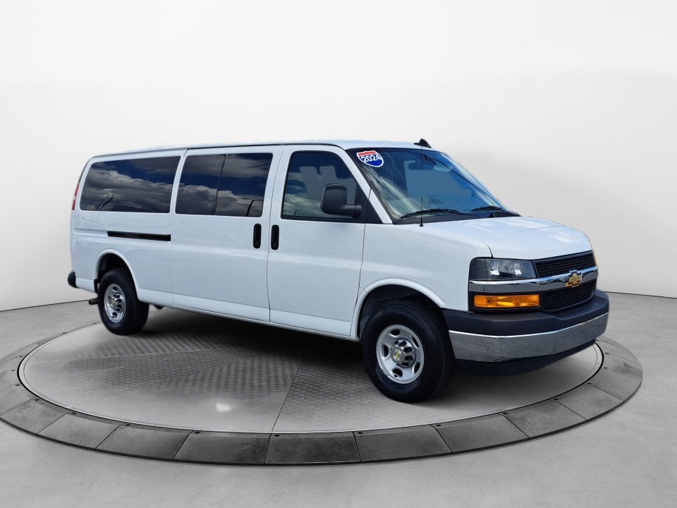 2024 Chevrolet Express 3500 LT Extended's photo