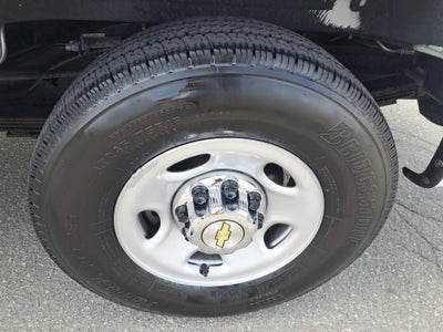 2024 Chevrolet Express Passenger 3500 1LT