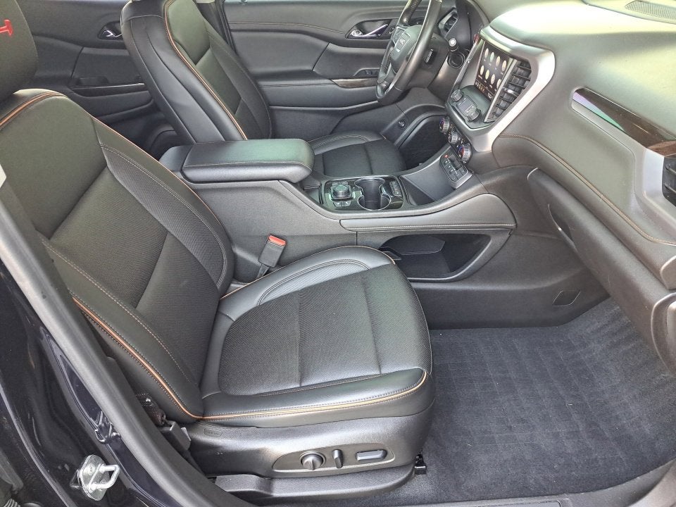 2022 GMC Acadia AT4
