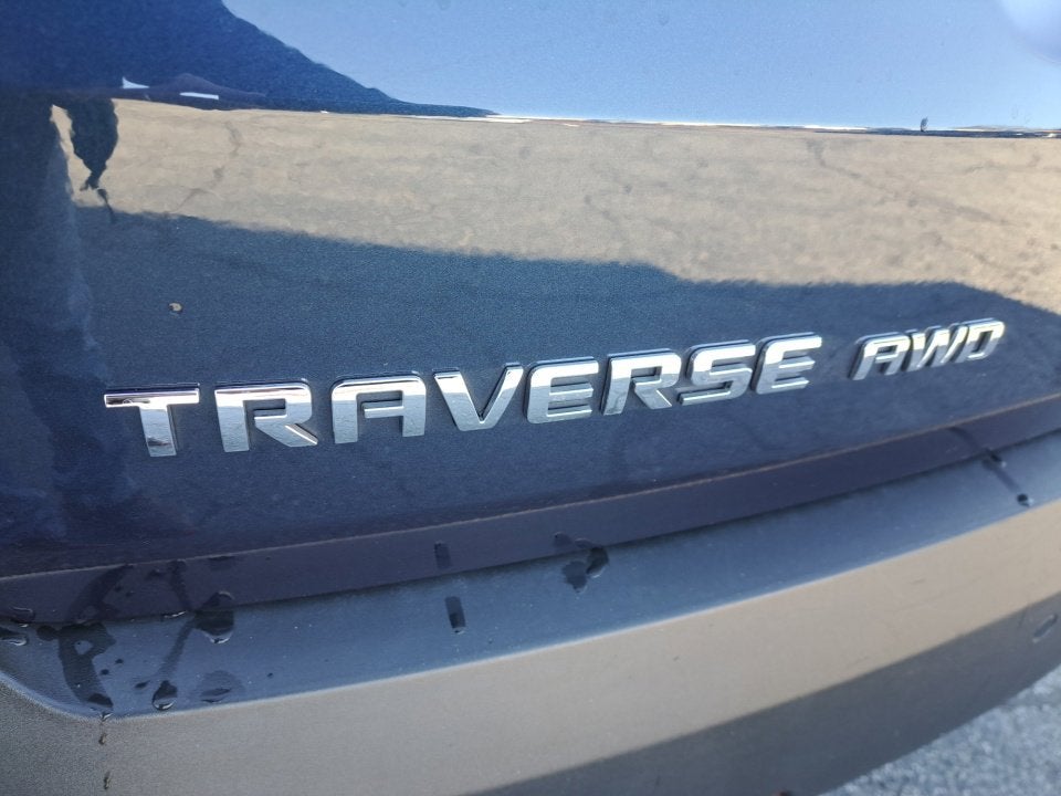 2022 Chevrolet Traverse LT Cloth