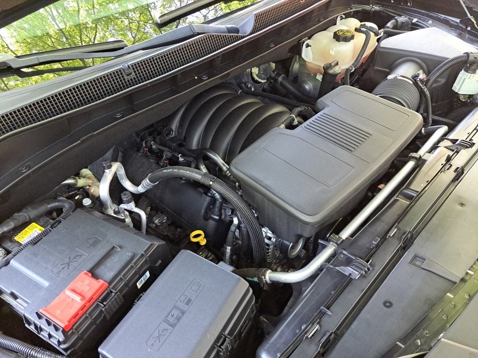 2023 Chevrolet Suburban LT