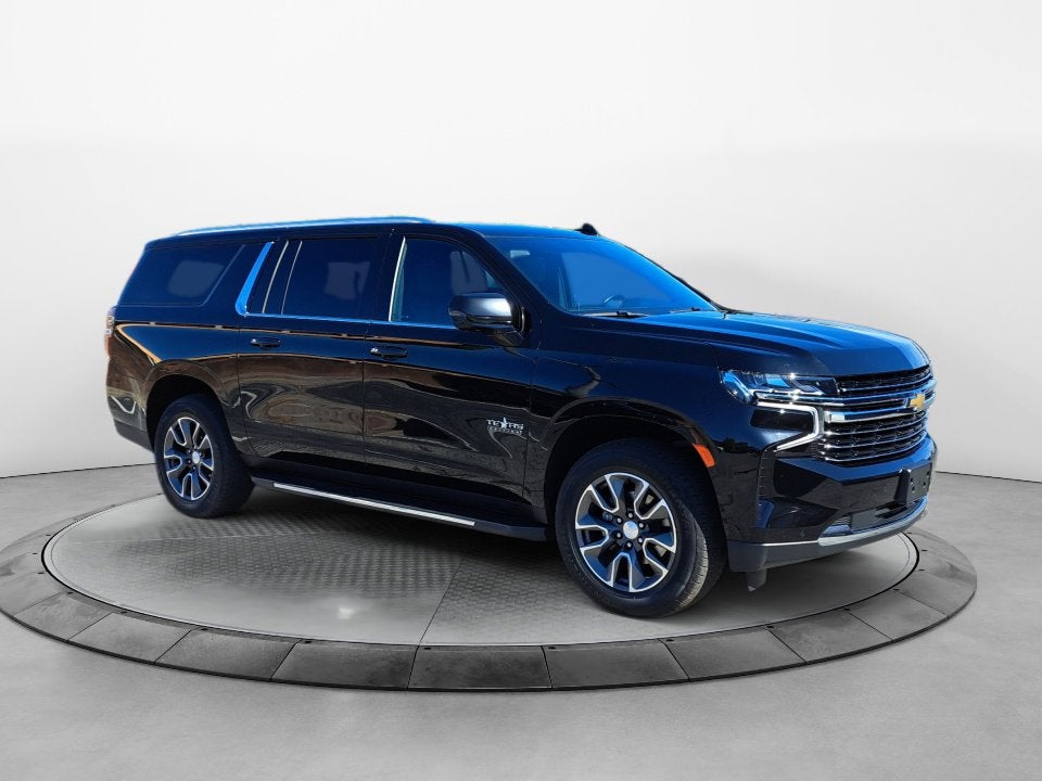 2022 Chevrolet Suburban 4WD 1500 LT's photo