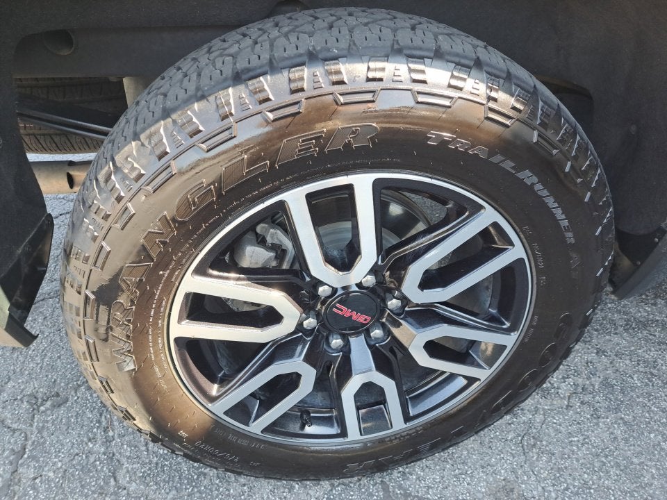 2023 GMC Sierra 1500 AT4