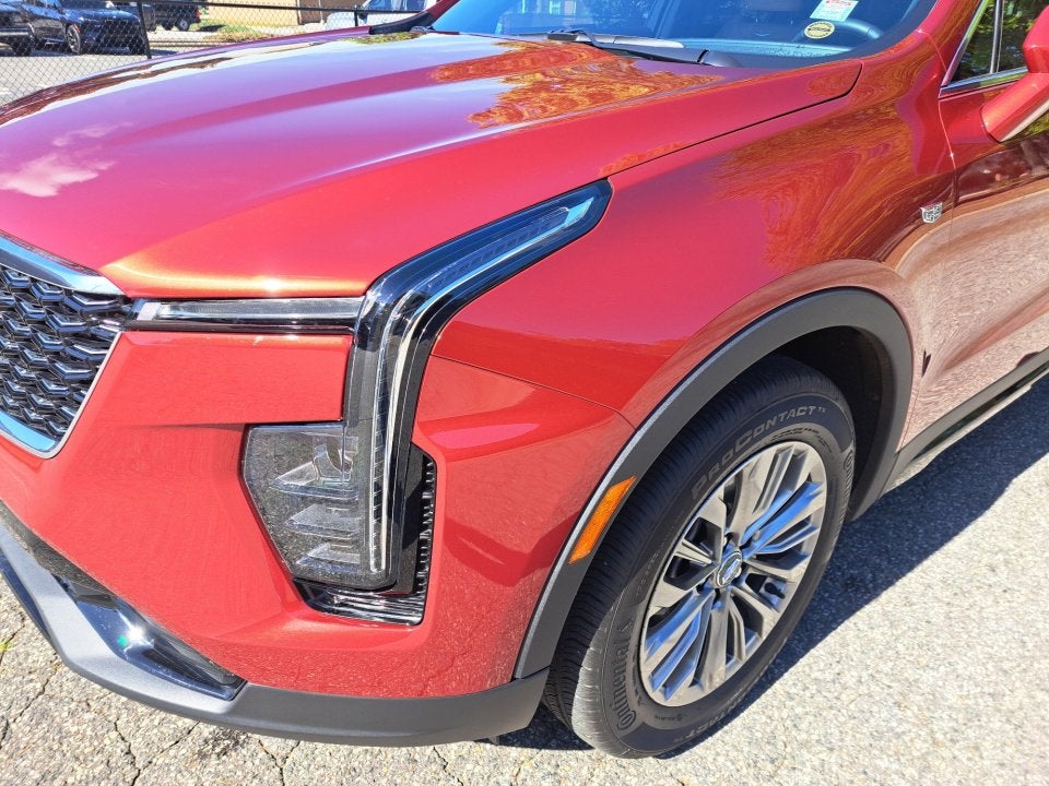 2025 Cadillac XT4 Premium Luxury