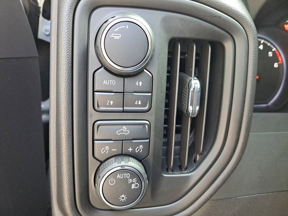 2024 Chevrolet Silverado 1500 Custom Trail Boss