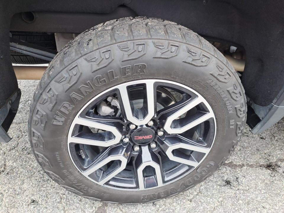 2025 GMC Sierra 1500 AT4