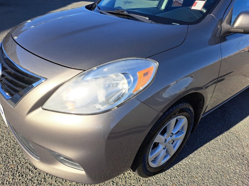 2014 Nissan Versa SV