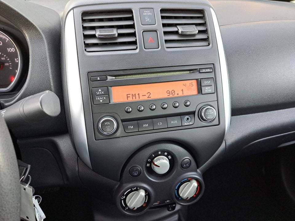 2014 Nissan Versa SV