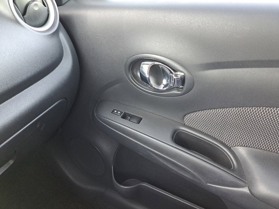 2014 Nissan Versa SV