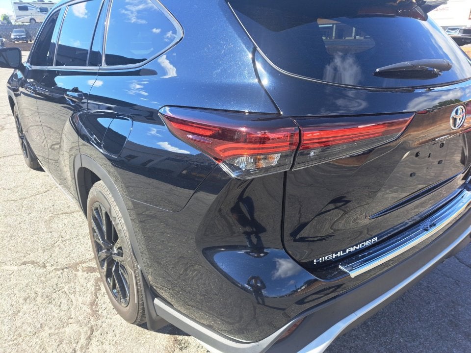 2024 Toyota Highlander LE