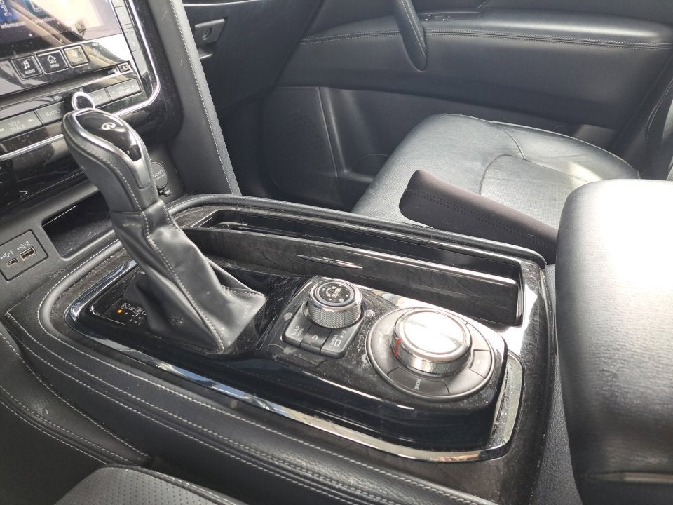 2021 INFINITI QX80 LUXE