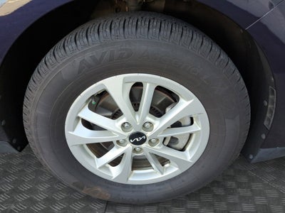 2023 Kia Carnival LX