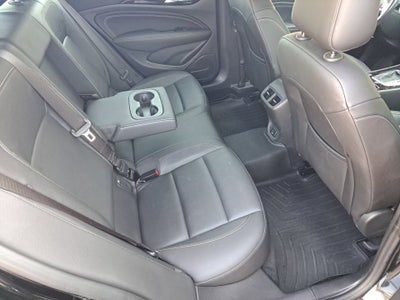 2018 Buick Regal TourX Essence