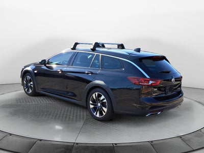 2018 Buick Regal TourX Essence