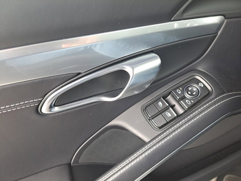 2024 Porsche 718 Cayman NA