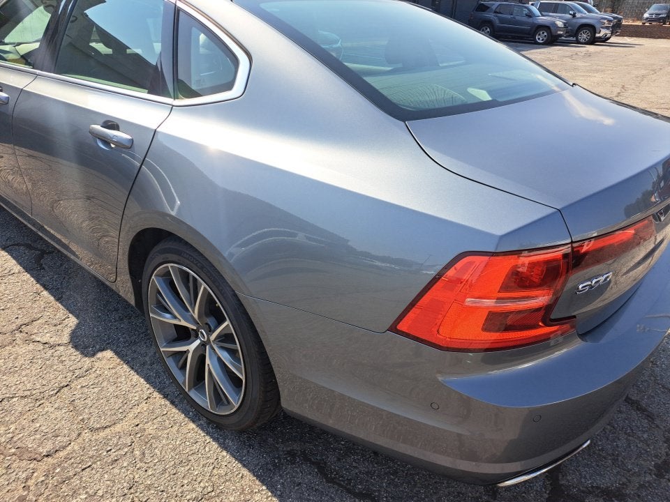 2017 Volvo S90 T6 Momentum