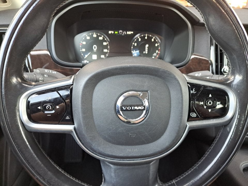 2017 Volvo S90 T6 Momentum