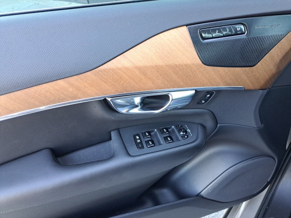 2023 Volvo XC90 Plus